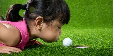 5 – 6 Year Olds
Learn About Chipping and Putting with Fun Challenges